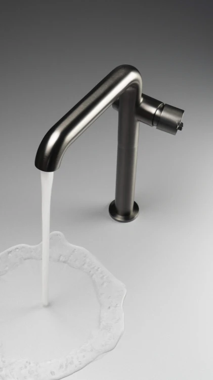 pol_pl_Bateria-umywalkowa-wysoka-z-prostokatna-wylewka-stala-titanium-Silia-BQS-D24K-3602_2.jpg