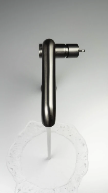 pol_pl_Bateria-umywalkowa-wysoka-z-prostokatna-wylewka-stala-titanium-Silia-BQS-D24K-3602_5.jpg