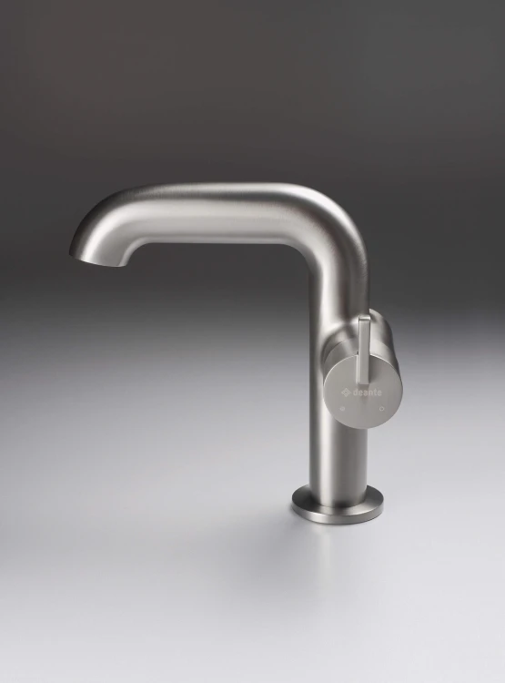 pol_pl_Bateria-umywalkowa-z-prostokatna-wylewka-titanium-BQS-D24M-3603_3.jpg