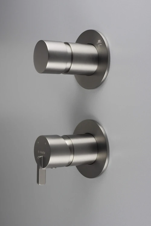 pol_pl_Bateria-prysznicowa-podtynkowa-z-przelacznikiem-natrysku-titanium-BQS-D44P-3607_2.jpg