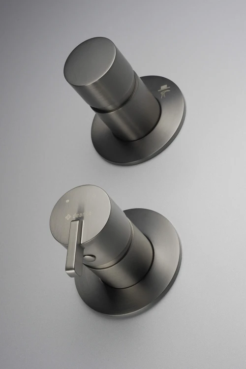 pol_pl_Bateria-prysznicowa-podtynkowa-z-przelacznikiem-natrysku-titanium-BQS-D44P-3607_3.jpg