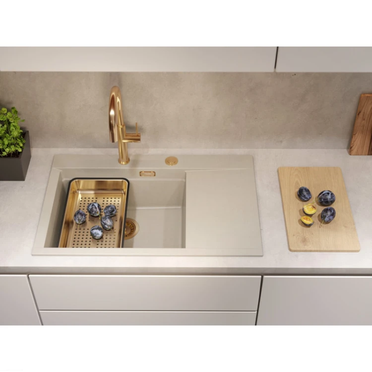 josh-111-graniteq-zlewozmywak-1komorowy-zo-780x500x215-soft-taupe-syfon-push-2-open-deska-wkladka-elementy-miedziane.jpg