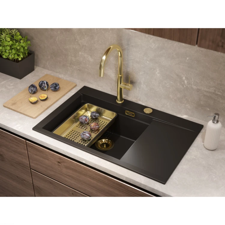 josh-111-graniteq-zlewozmywak-1komorowy-zo-780x500x215-pure-carbon-syfon-push-2-open-deska-wkladka-elementy-zlote.jpg