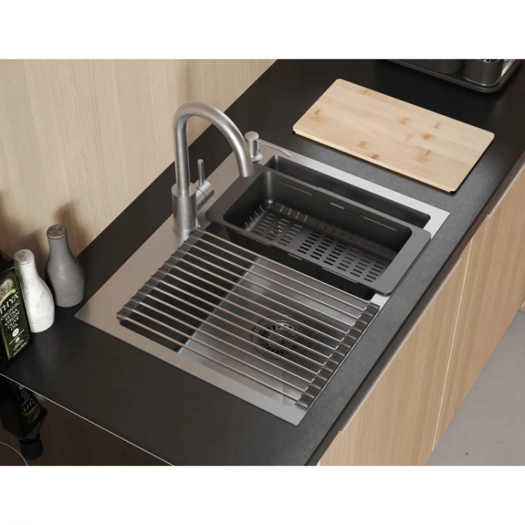 Zlewozmywak-stalowy-LUKE-110-WORKSTATION-jednokomorowy-wpuszczany-stal-black-metalelementy-black-met.jpg